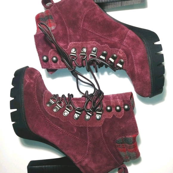 Abrial suede ankle booties - Picture 2 of 13